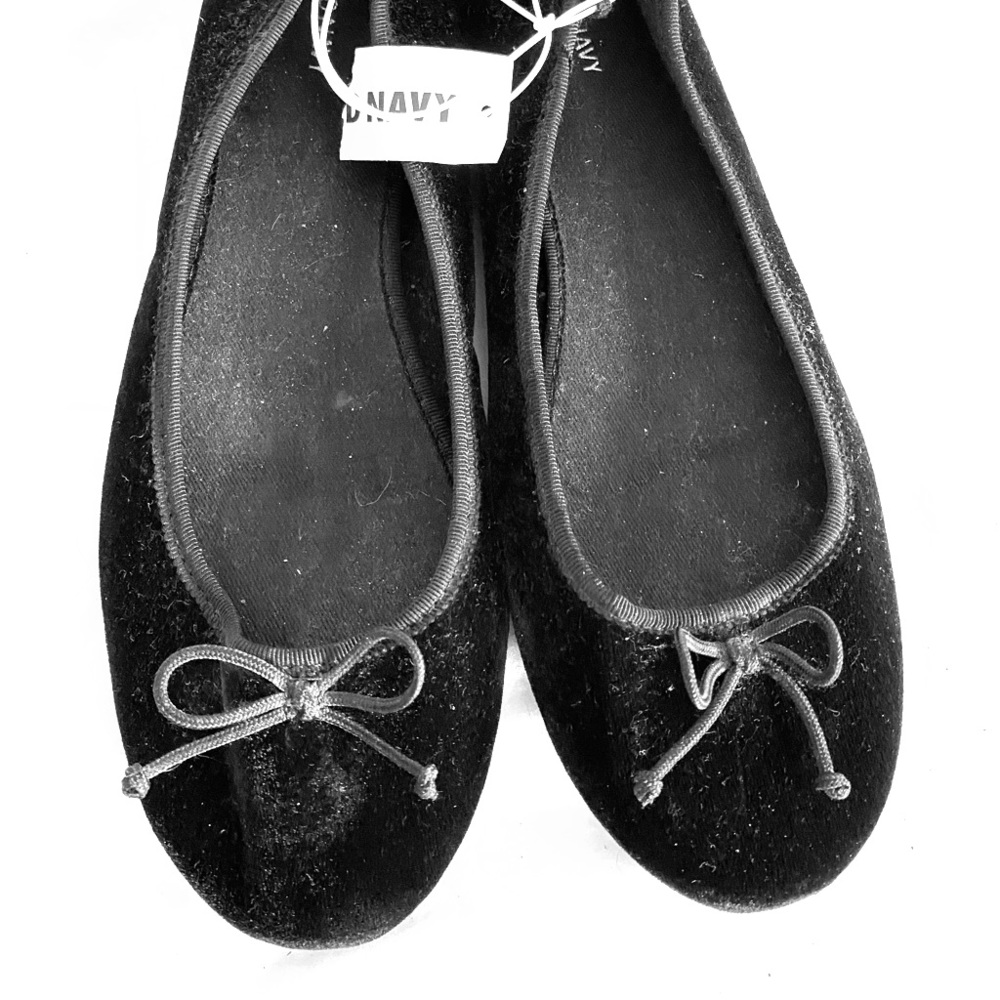 Old Navy velvet ballet flats NWT